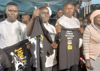 A group of Gen. MK supporters being welcomed by ONC Boss Hajjat Hadijja Namyalo in Namutumba