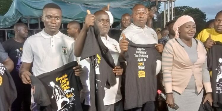 A group of Gen. MK supporters being welcomed by ONC Boss Hajjat Hadijja Namyalo in Namutumba