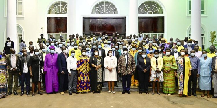 President Museveni with leaders from Bukedea district