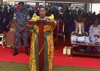 Rt. Hon. Robinah Nabbanja addressing the crowd during "Empango 2023"  celebrations in Hoima City. (Photo @SpiceFM)