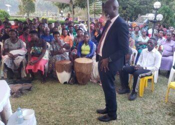 Nshangabasheija Nelson speaking to mourners at the late Apollo Nyegamehe's home on Monday evening