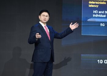Li Peng speaks at MWC Shanghai 2023