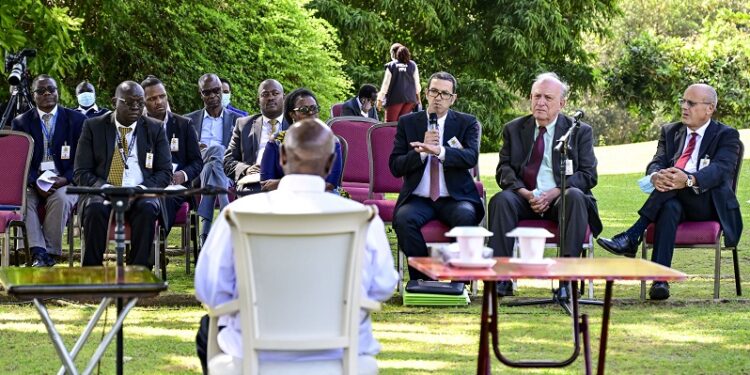 President Museveni meeting a delegation from Malera Tech led by Israel Green at State House Entebbe on Wednesday. PPU Photo