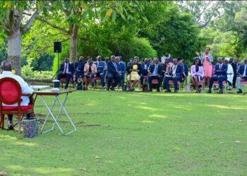 President Museveni in a meeting with broadcasters