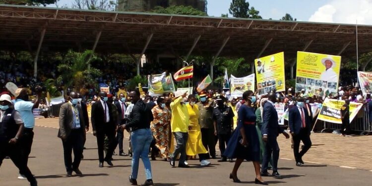 President Museveni arriving at Kololo