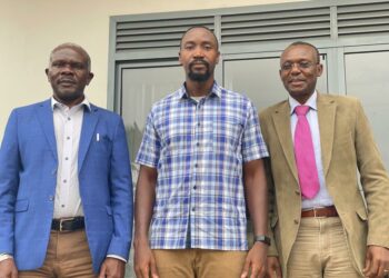 Won Nyaci me Lango Eng Dr Michael Moses Odongo Okune (R)with the Kyabazinga of Busoga HRH William Wilberforce Kadumbula Nadiope Gabula IV at Coventry University London a few years ago.