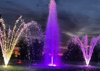 Dancing water fountain