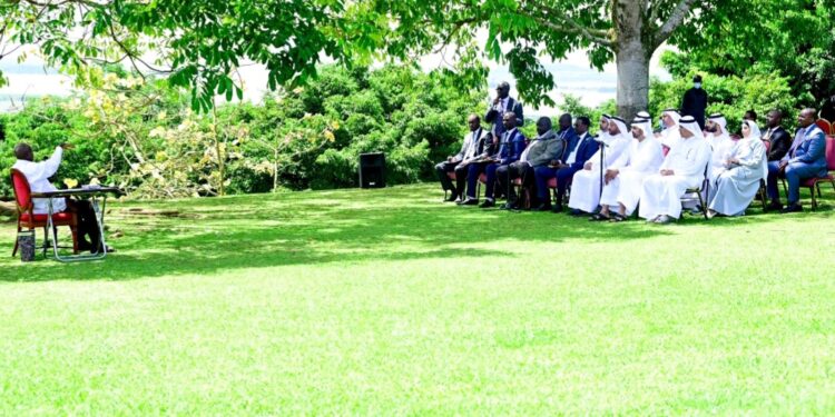 President Museveni with a delegation from Sharjah Chamber of Commerce and Industry