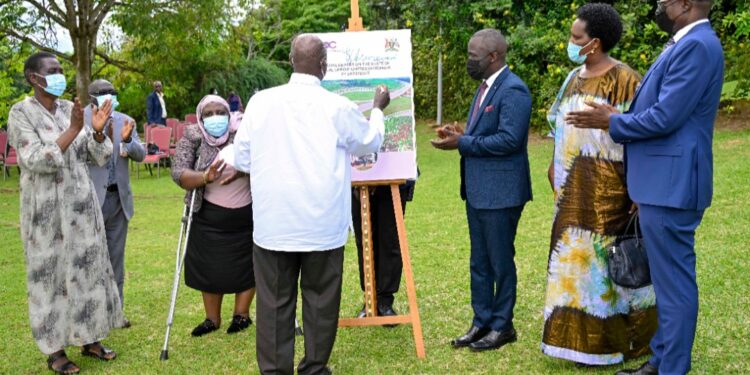 President Museveni with members of Equal Opportunities Commission
