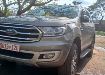 The official car for Jinja City mayor His Worship Alton Peter Kasolo Okocha lying idle in the hands of stubborn Court Bailiffs.