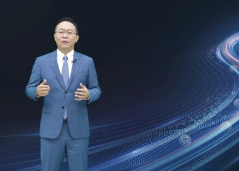 David Wang, Director of the Board and Chairman of the ICT Infrastructure Managing Board at Huawei, opening the Digital Economy Development Forum.