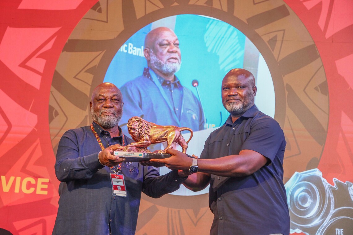 Prof. Kwame Karikari is conferred with the Lifetime Service to Journalism Award by Churchill Otieno, President of the Africa Editors’ Forum (TAEF). The award honours Prof. Karikari’s decades of scholarship, institution-building and advocacy that have shaped media freedom in Ghana and across Africa.